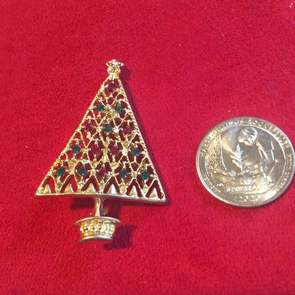 Crystal rainbow Christmas tree pin Vtg brooch great details EUC ornate cut outs - Picture 3 of 3